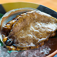 濑户内产天然黑鲍鱼料理（生鱼片、肉排）